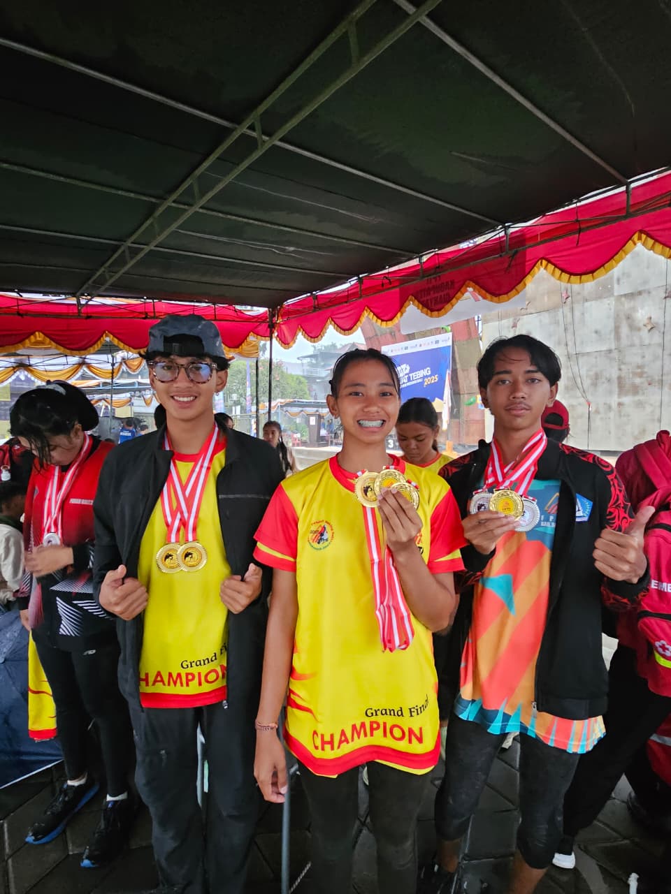 Siswa SMAN 1 Kuta Raih Juara 1 (Emas) pada Lomba Disiplin Lead dan Boulder